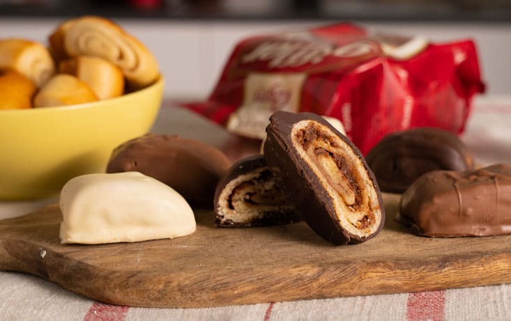 Chocolate-dipped Gifflar - Recipes | Pågen